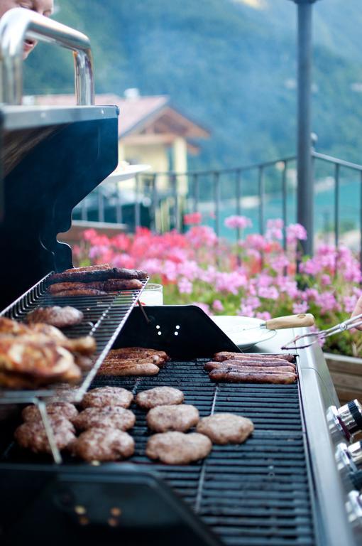 Hotel Lory - Molveno - Dolomiti Ngoại thất bức ảnh