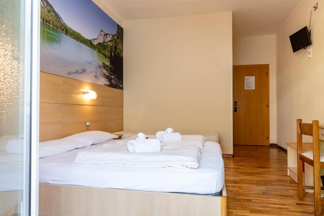 Hotel Lory - Molveno - Dolomiti Ngoại thất bức ảnh