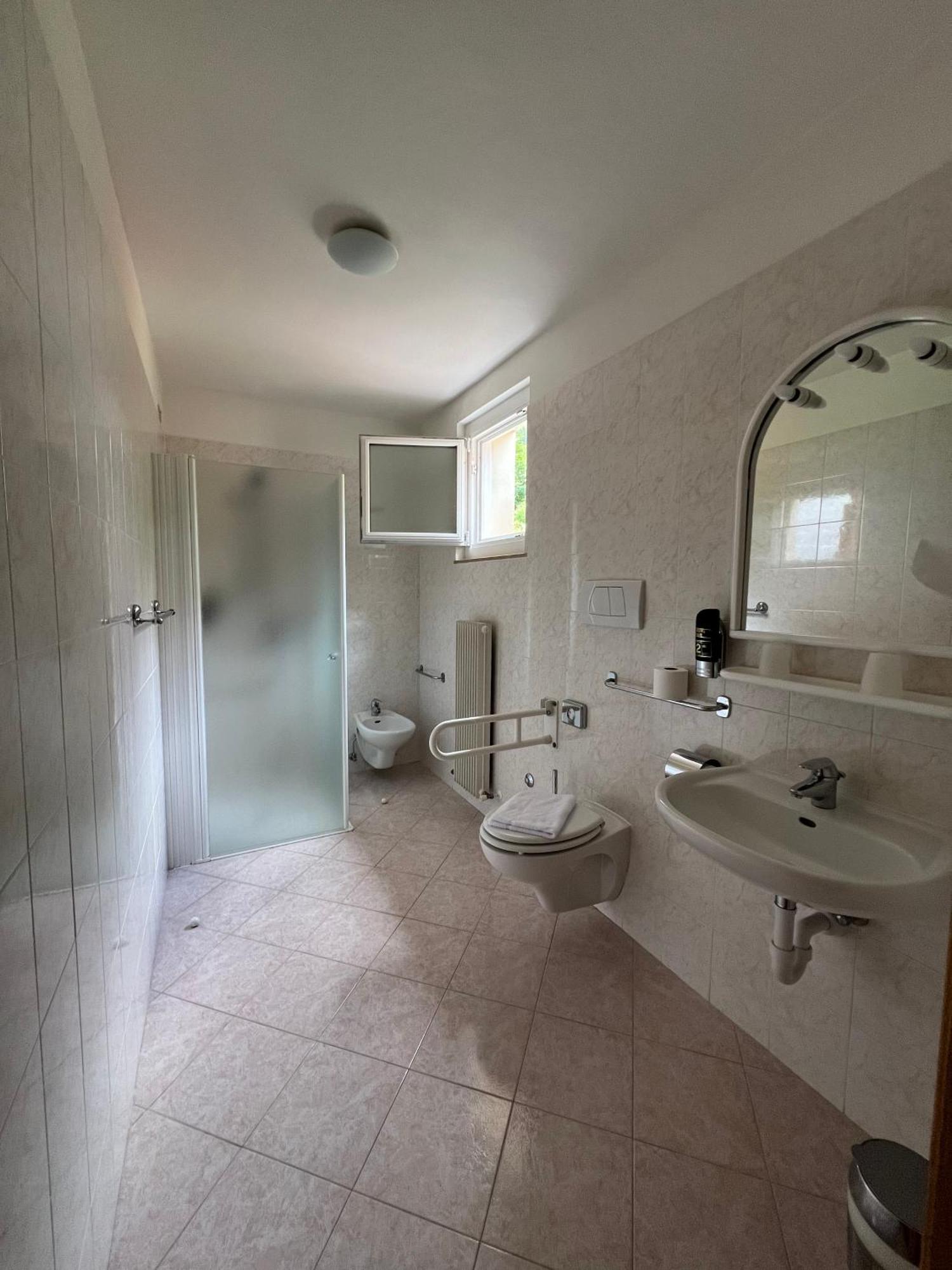 Hotel Lory - Molveno - Dolomiti Ngoại thất bức ảnh